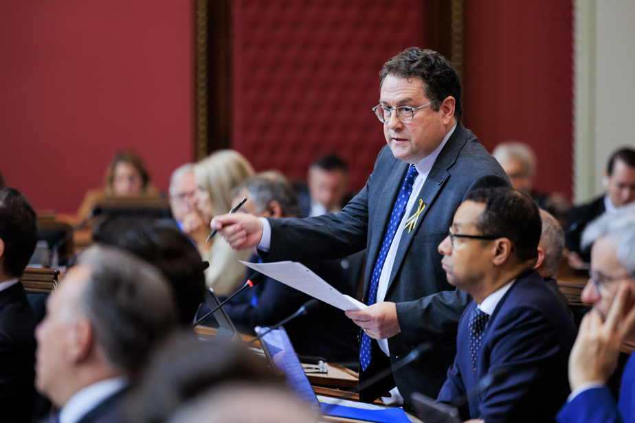 Drainville exige une révision des restrictions sur les programmes sport-études dans une école de Charlevoix