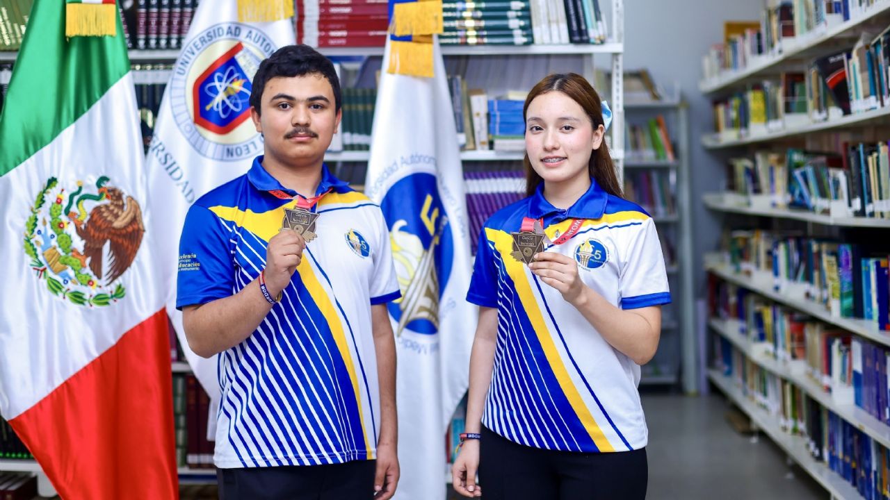 Estudiantes de la UANL se alzan con el bronce en competencia internacional de tecnología con innovador proyecto sobre terremotos