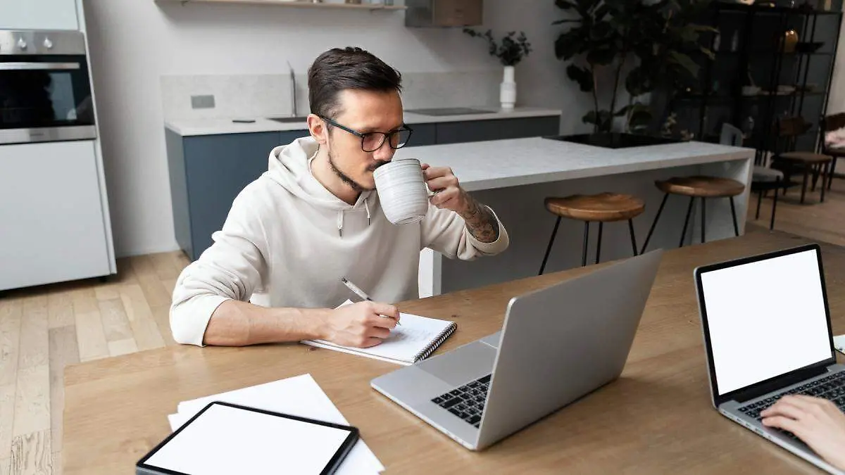 Home office mejora sueño, alimentación y salud mental, revela estudio