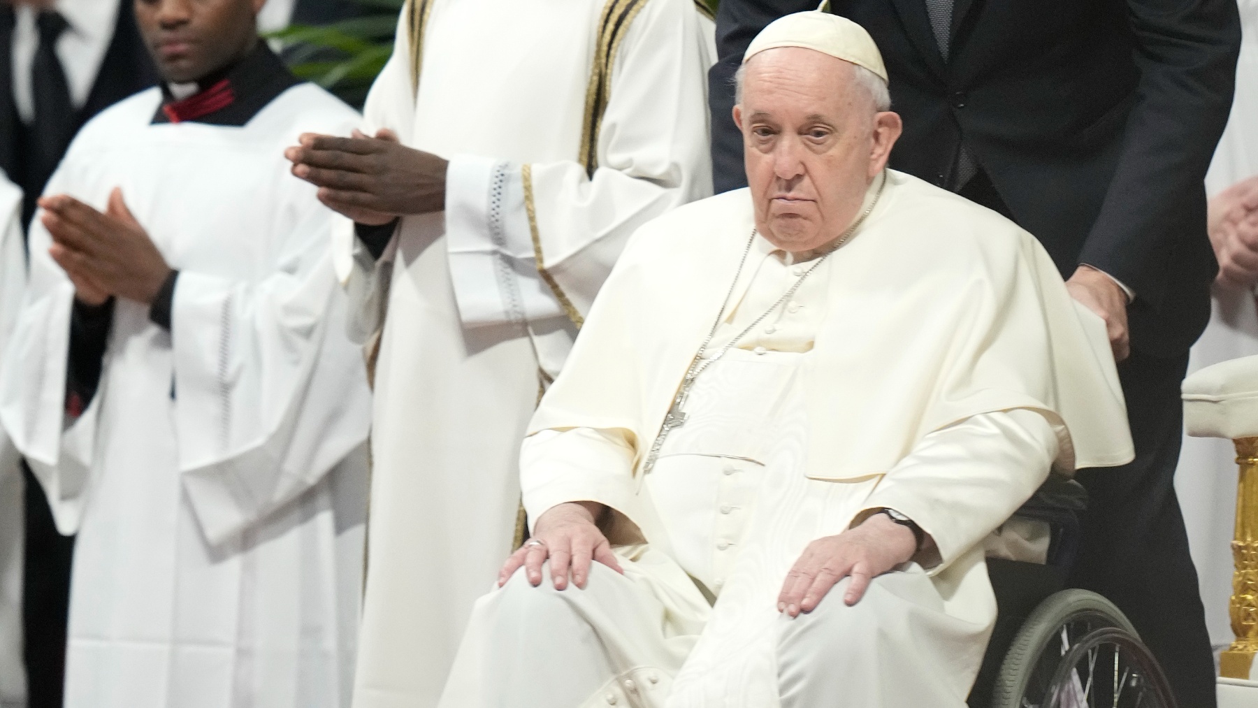 Última hora del estado de salud del Papa Francisco: todo lo que se sabe sobre su ingreso en el hospital