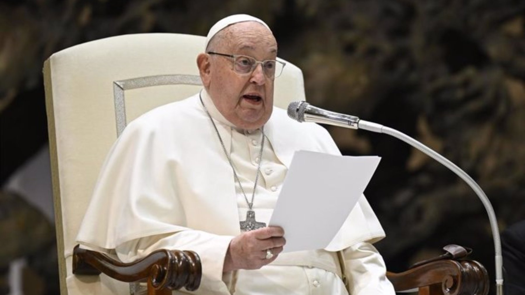 ¡Buenas Noticias! El Papa Francisco Continúa Mejorando: Últimas Actualizaciones Médicas desde el Hospital Gemelli