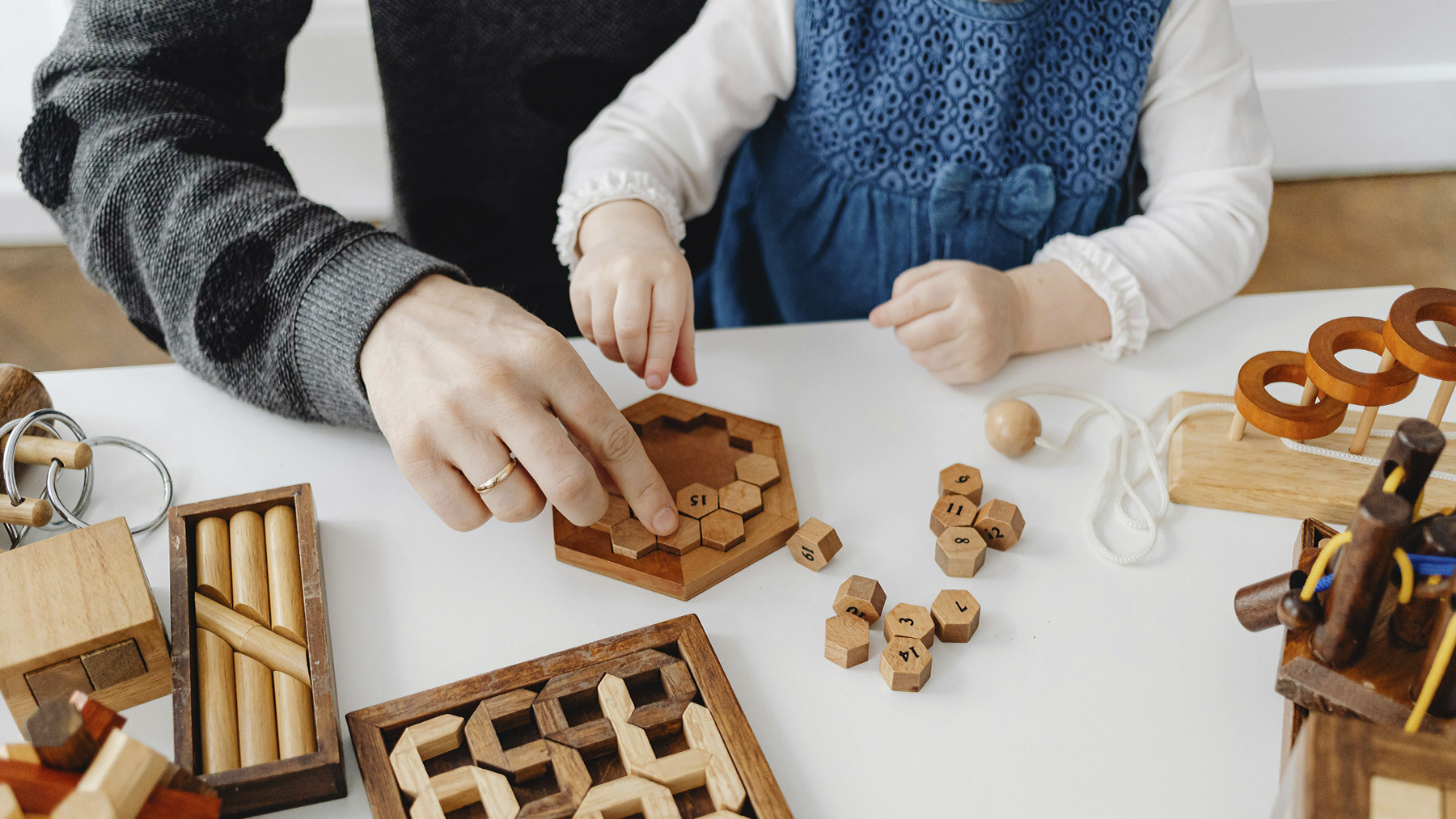 ¡Despierta la Mente de tus Hijos! Juegos de Mesa: El Pasatiempo Olvidado que Impulsa la Inteligencia en España