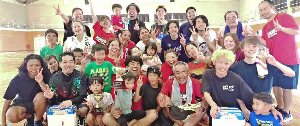 渡嘉敷村バレーボール大会：阿波連チームが男女制覇！健康増進と親睦を深める熱戦