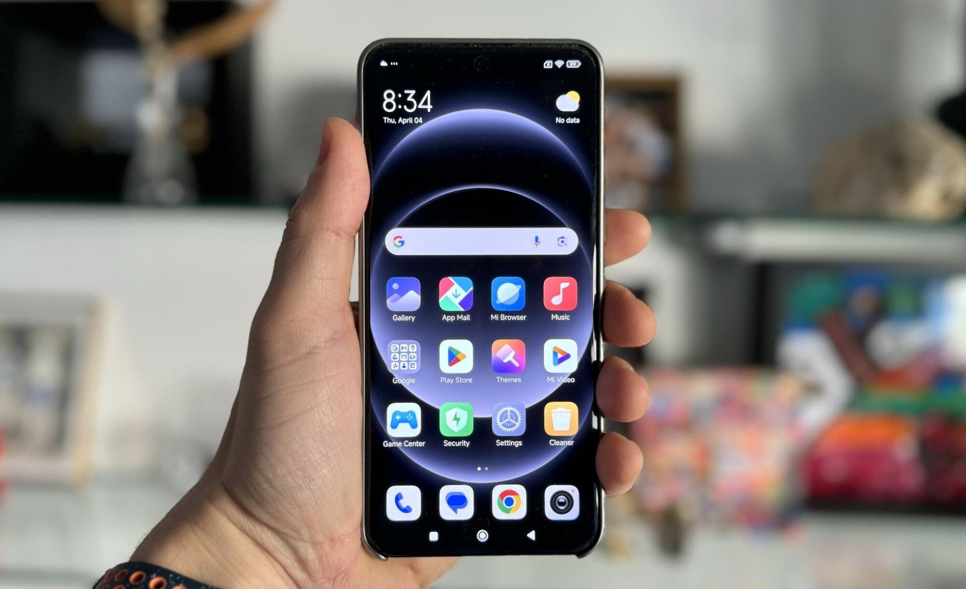 Xiaomi 16 получит плоский экран с изгибом по краям и металлическую рамку