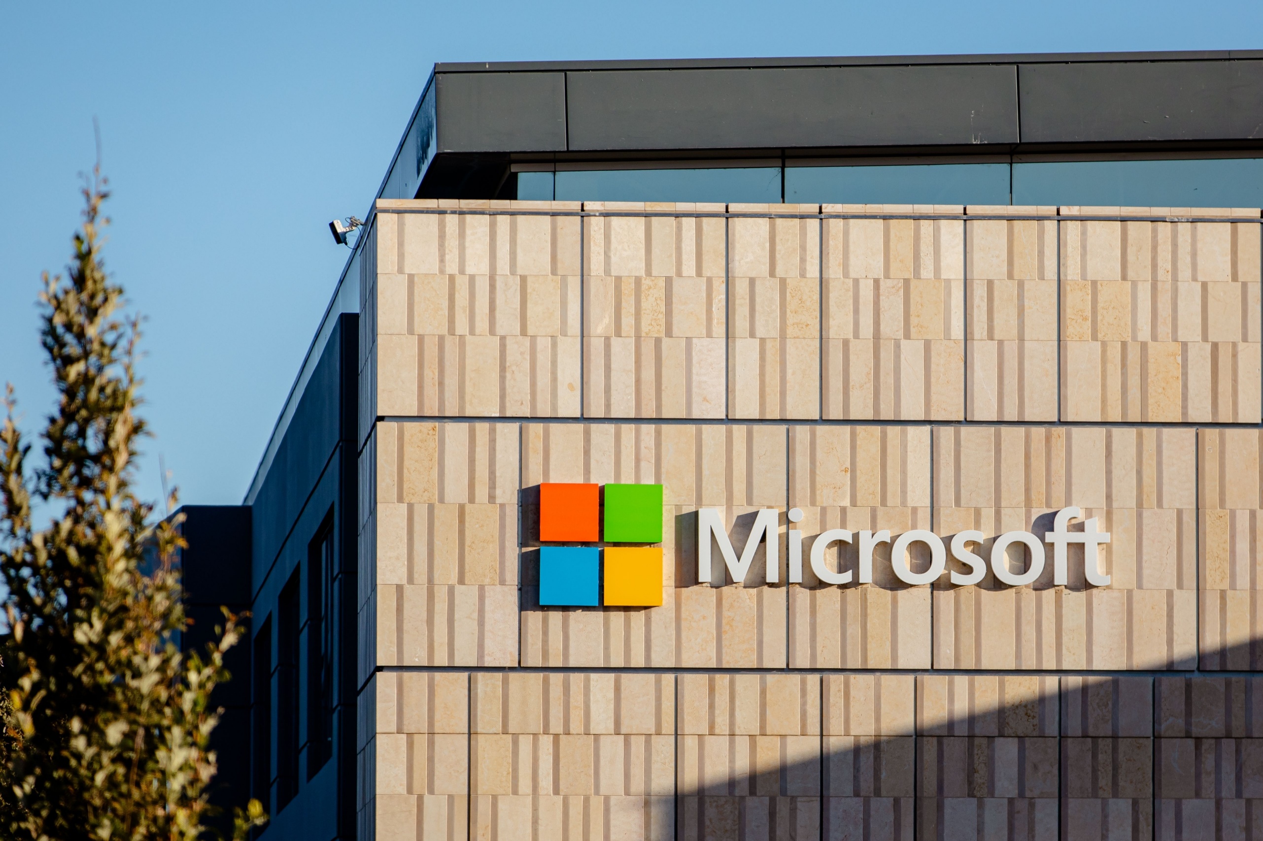 Données de santé : la CNIL et les élus critiquent le retard du Health Data Hub, toujours chez Microsoft