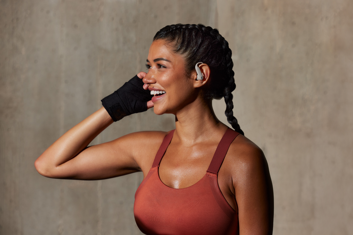 Découvrez les Powerbeats Pro 2 d'Apple : les premiers écouteurs de sport avec suivi de la fréquence cardiaque