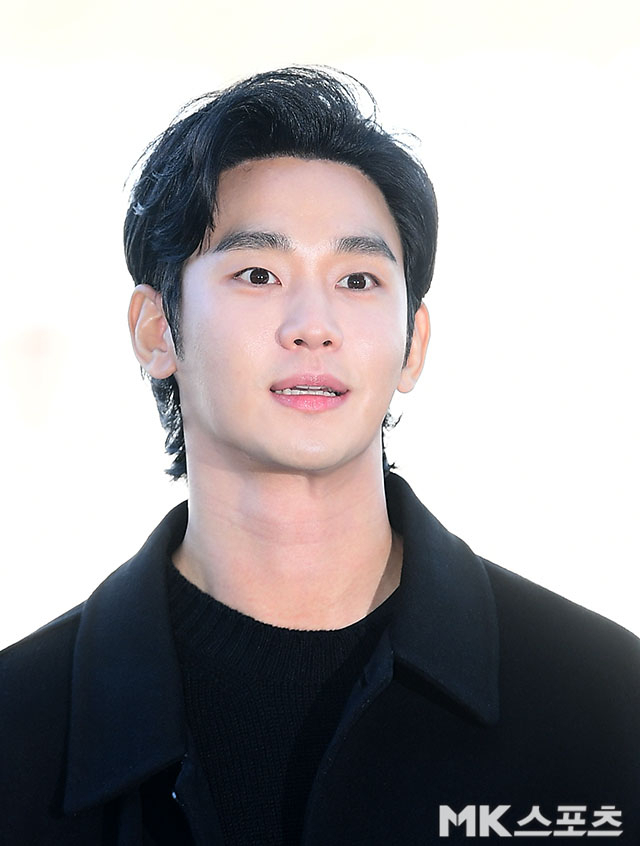 김수현, 사생활 논란 속 대만 팬미팅 참석 확정...첫 공식석상?