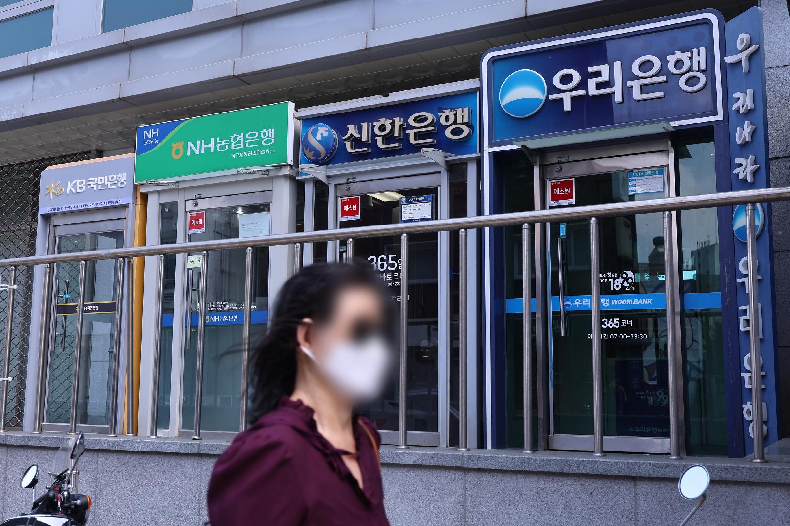 은행권, 서민금융 확대 경쟁 돌입! 새 정부 기조에 발맞춰 정책자금 공급 '총력'