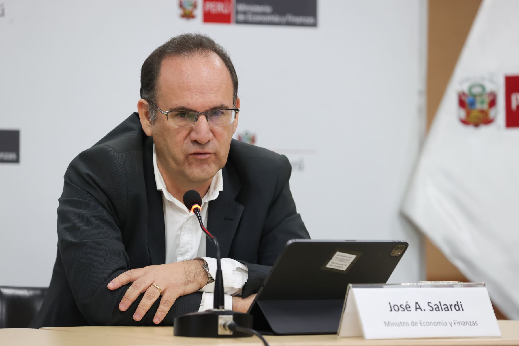 Perú Invierte: MEF Presenta Cartera de 80 Proyectos por US$16 Mil Millones para 2025-2026
