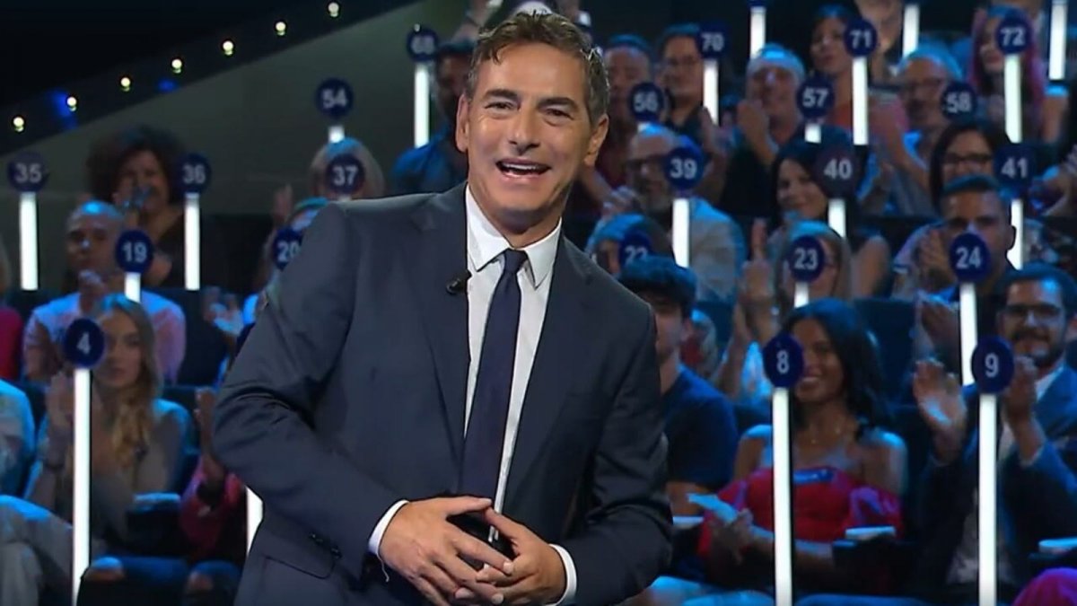 Ascolti TV del 14 Giugno: Chi può batterci? Trionfa, ma Laura Pausini Fatica a Conquistare il Pubblico