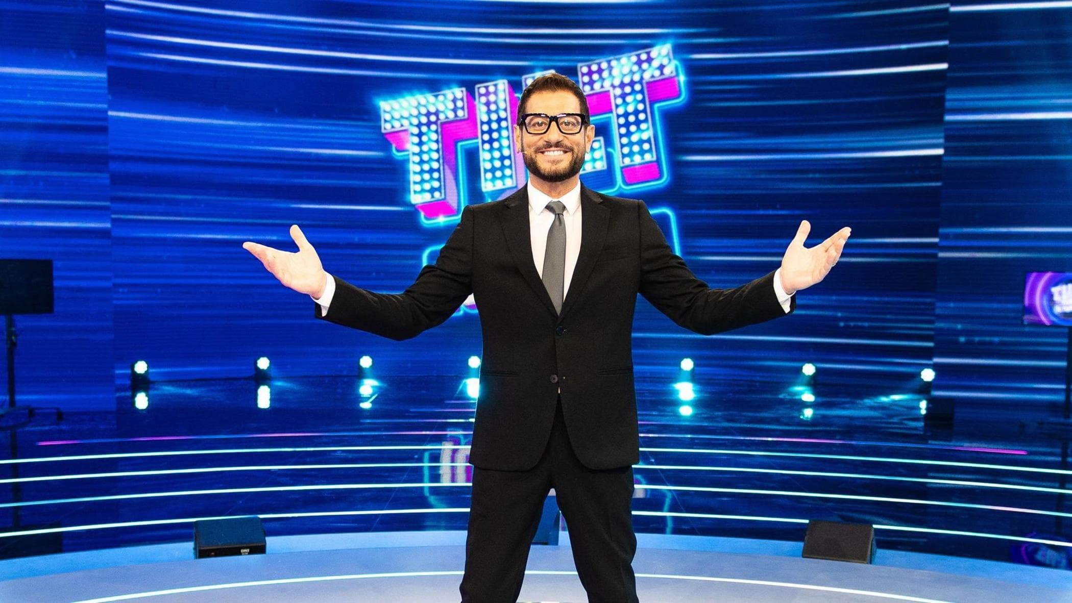 Sarabanda Celebrity: Enrico Papi Ritorna in TV, Un Tuffo nel Passato con un Tocco di Novità!