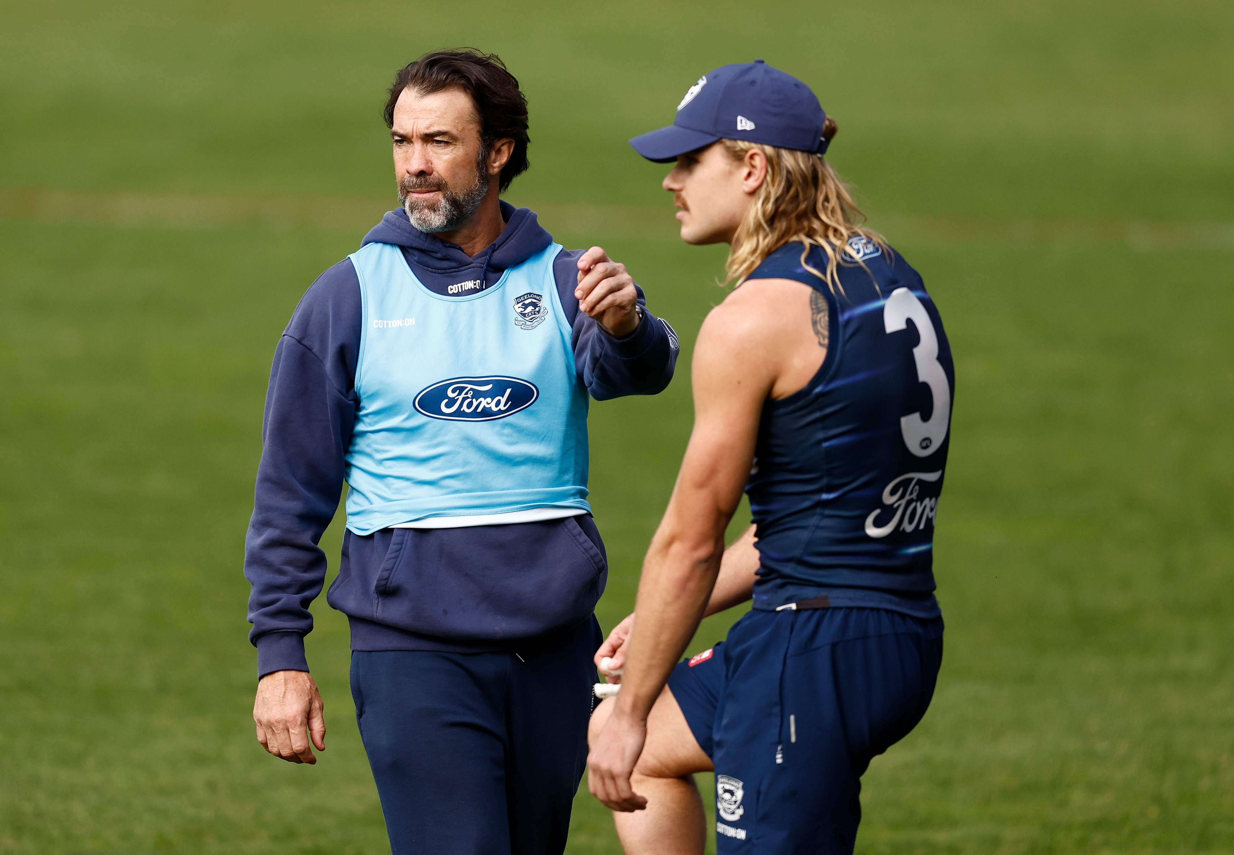 Geelong Coach Chris Scott Defends Bailey Smith, Dismisses Critics as 'Ultra-Conservative'