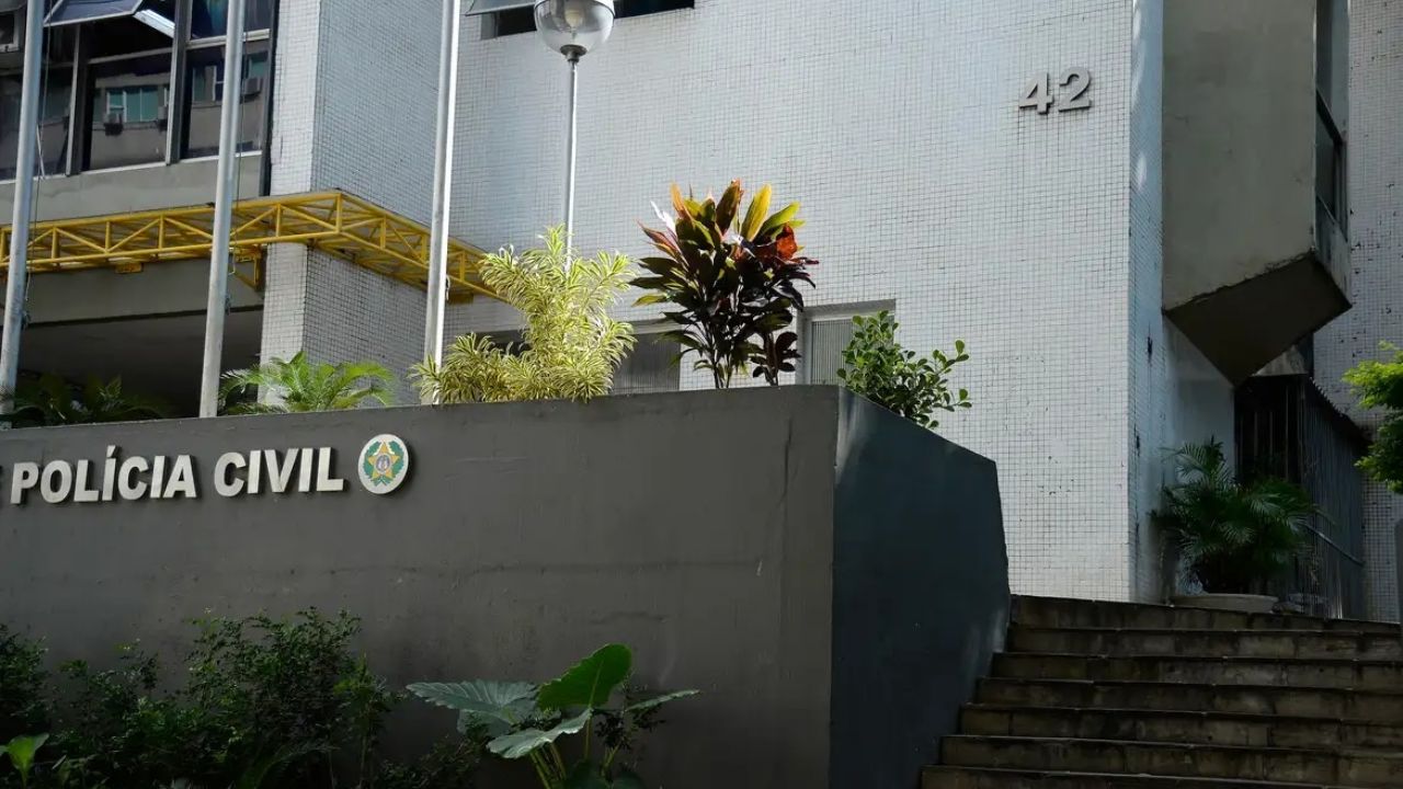Homens Presos por Planejamento de Assassinato ao Vivo em Redes Sociais de Morador de Rua no Rio