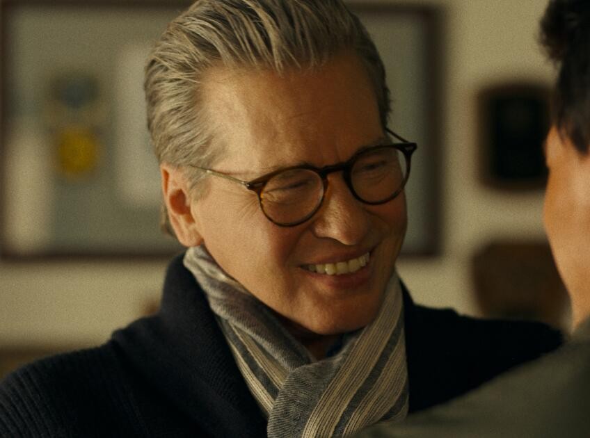 La storia emozionante di Val Kilmer: l'icona di Hollywood che ha lottato contro la malattia