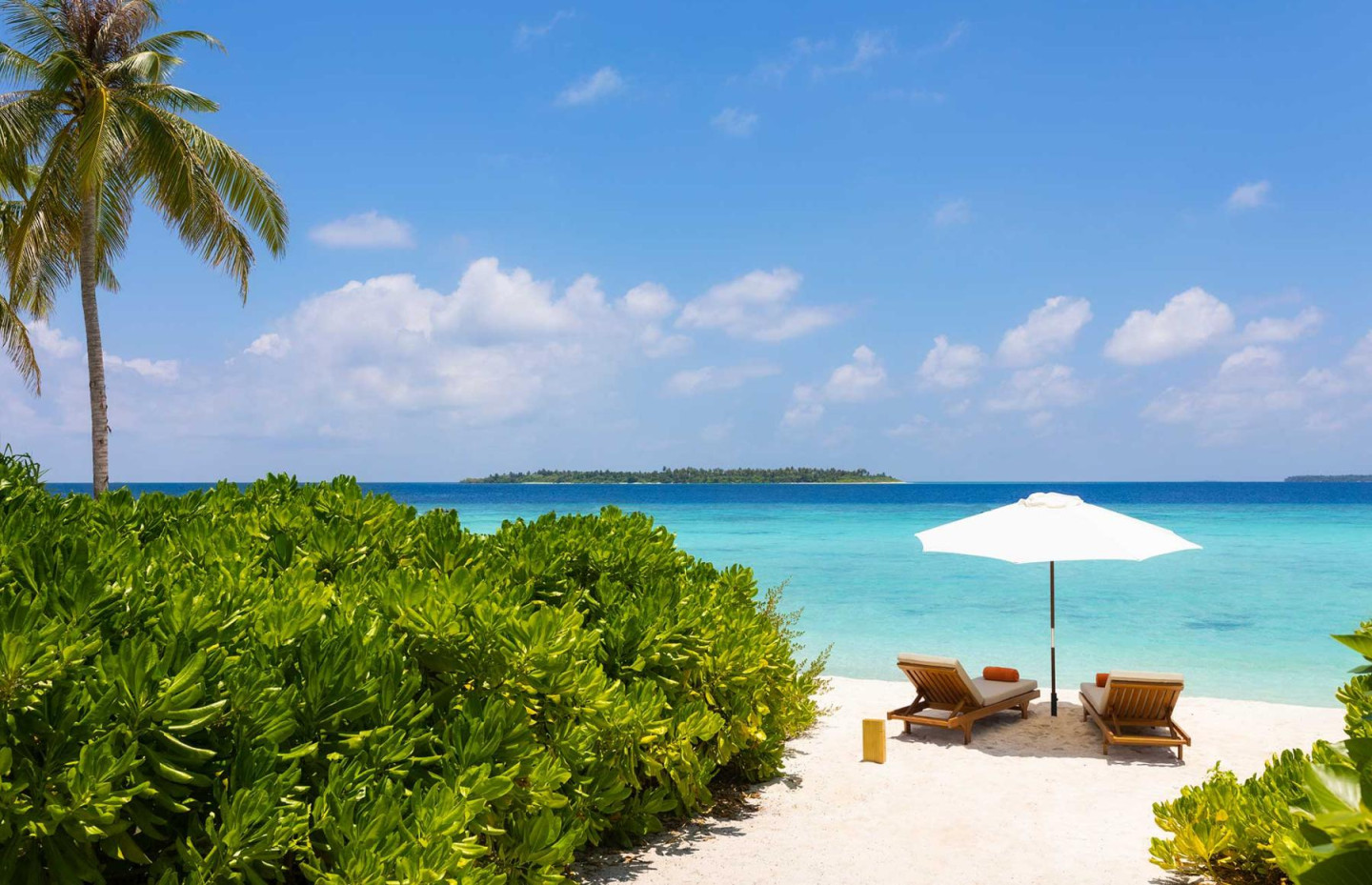 Роскошный отдых на Мальдивах: люкс-курорт Emerald Faarufushi Resort & Spa в итальянском стиле