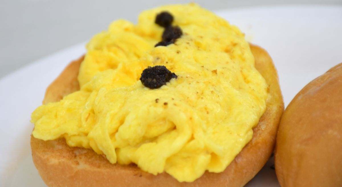 La dieta de la longevidad que sigue a diario Carolina Herrera a sus 86 años: "Mi comida favorita son huevos revueltos con trufa"