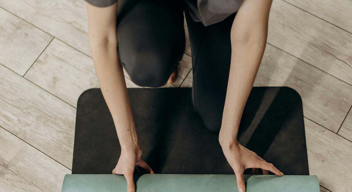 Caminar es bueno para la salud, pero hay una actividad mejor, según un experto: puedes hacerla en casa