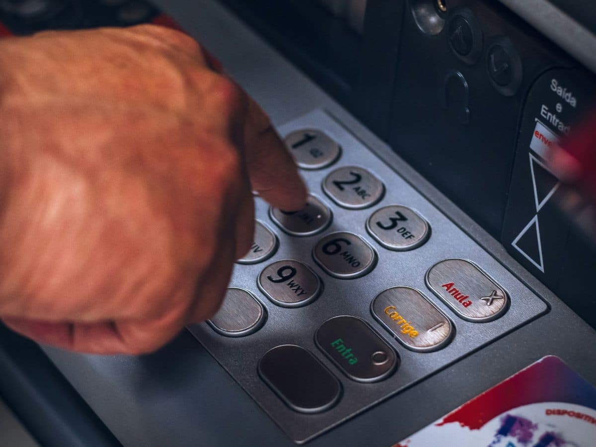 Bankafschriften als Vroege Waarschuwing: Kunnen Financiële Gewoonten Cognitieve Achteruitgang Voorspellen?