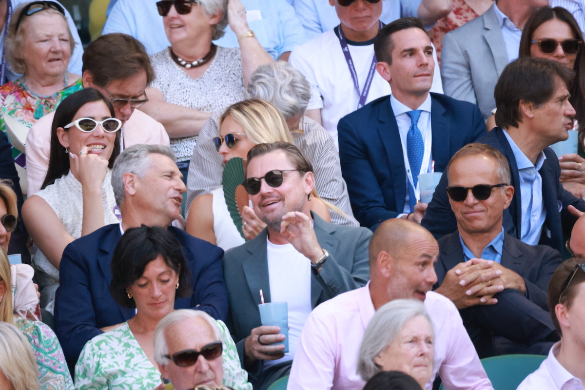 Leonardo Dicaprio : seul et rayonnant, il prend tout le monde de court à Wimbledon