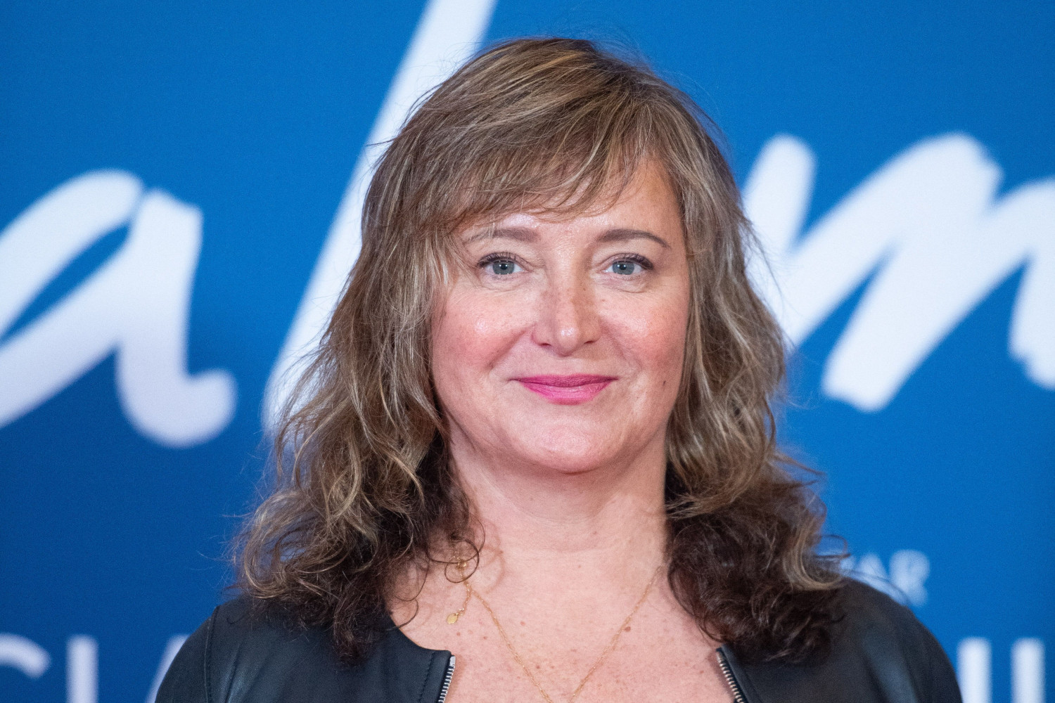 Julie Ferrier Brise le Silence : Ses Huit Fausses Couches et le Combat pour la Maternité