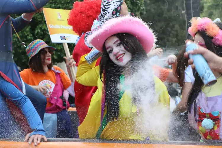 Adana'da Coşkulu Bir Etkinlik: 13. Uluslararası Portakal Çiçeği Karnavalı