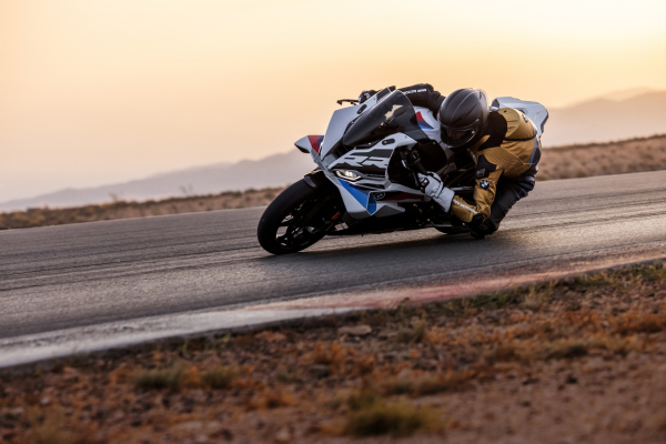 BMW 모토라드, 새로워진 슈퍼 스포츠 '뉴 S1000RR' 출시...3230만원부터