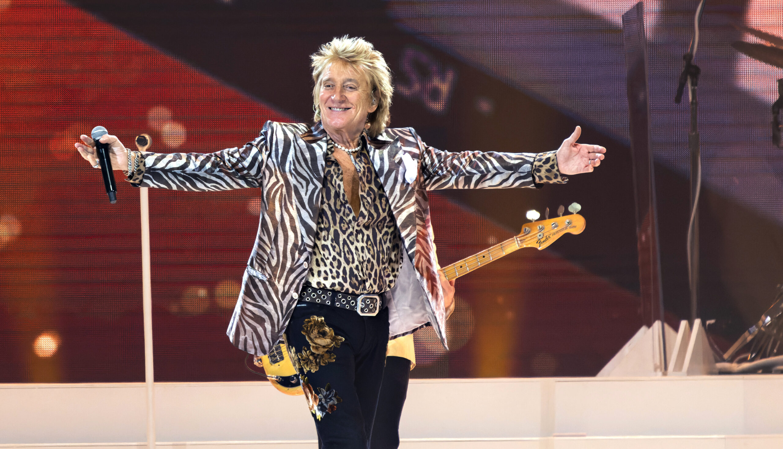 "Sono devastato, devo cancellare sei concerti in America per motivi di salute": lo rivela Rod Stewart