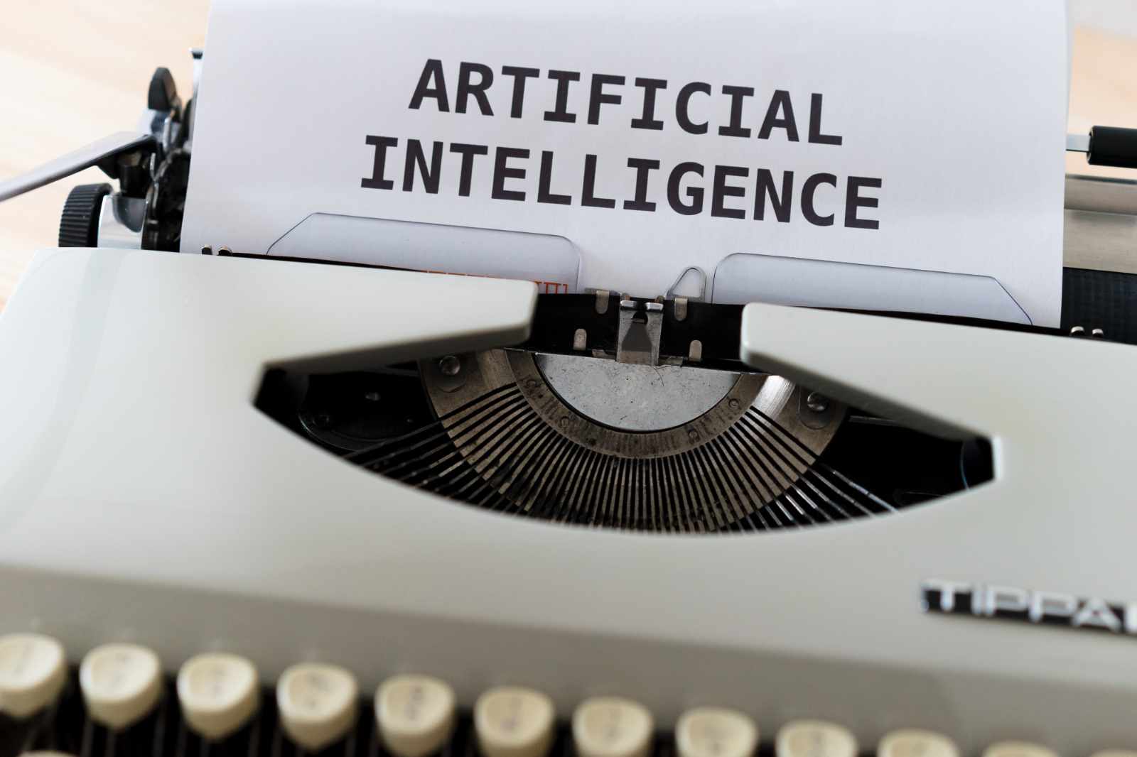 KI im Aufwind, aber Vertrauen fehlt: Warum die Nutzung von Künstlicher Intelligenz nicht mit Glaubwürdigkeit einhergeht