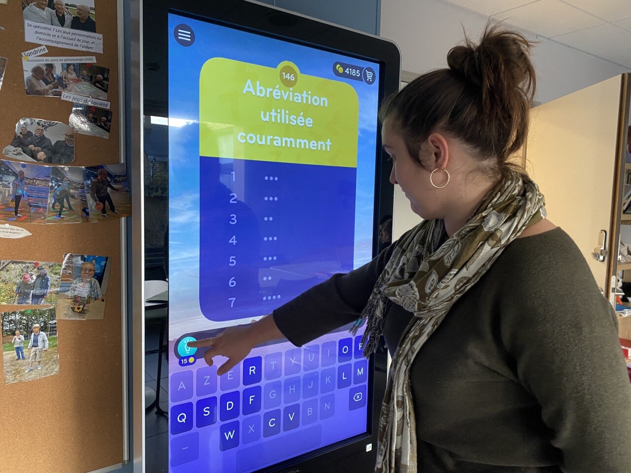 Révolution numérique pour les seniors : découvrez l'innovation de Flers