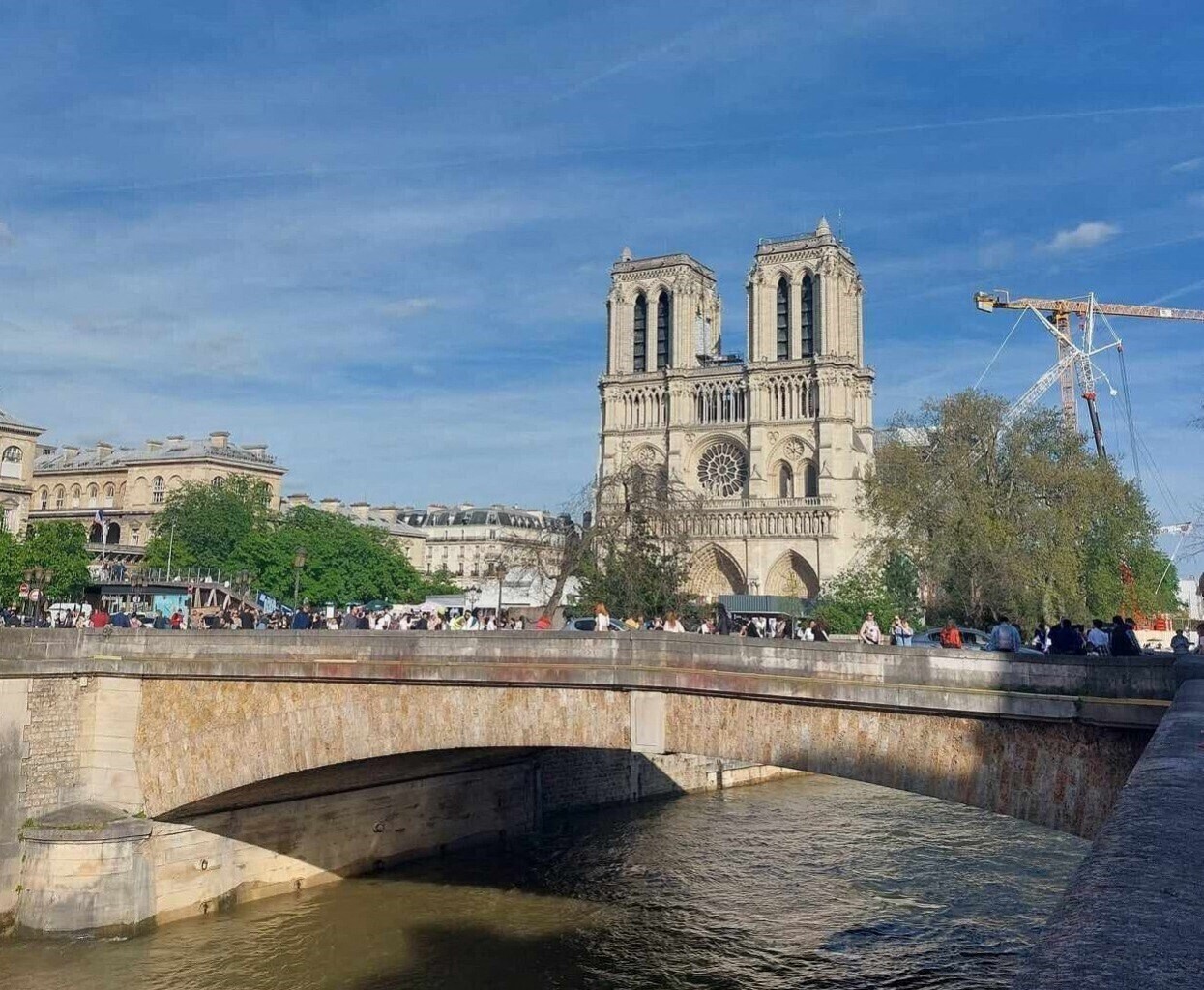 Une entreprise du Nord équipe Notre-Dame de Paris d'une technologie pour malentendants