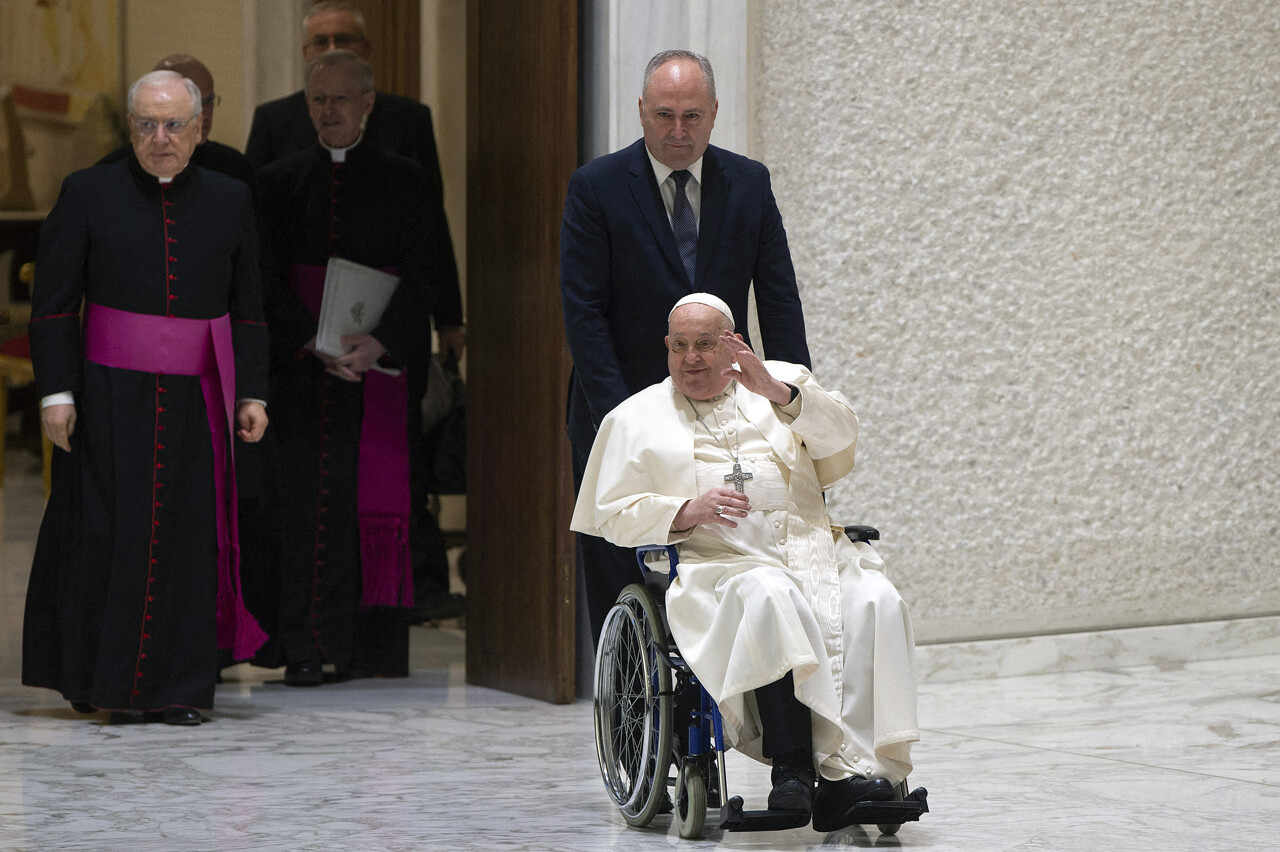 Le pape François hospitalisé : quel est l'état de santé du souverain pontife ?