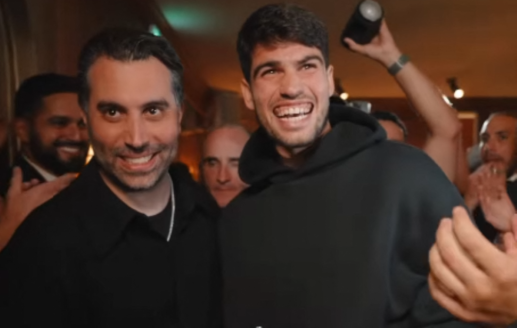 Carlos Alcaraz Célèbre sa Victoire à Roland-Garros dans le Restaurant Tendance Siena, Qub des Stars!
