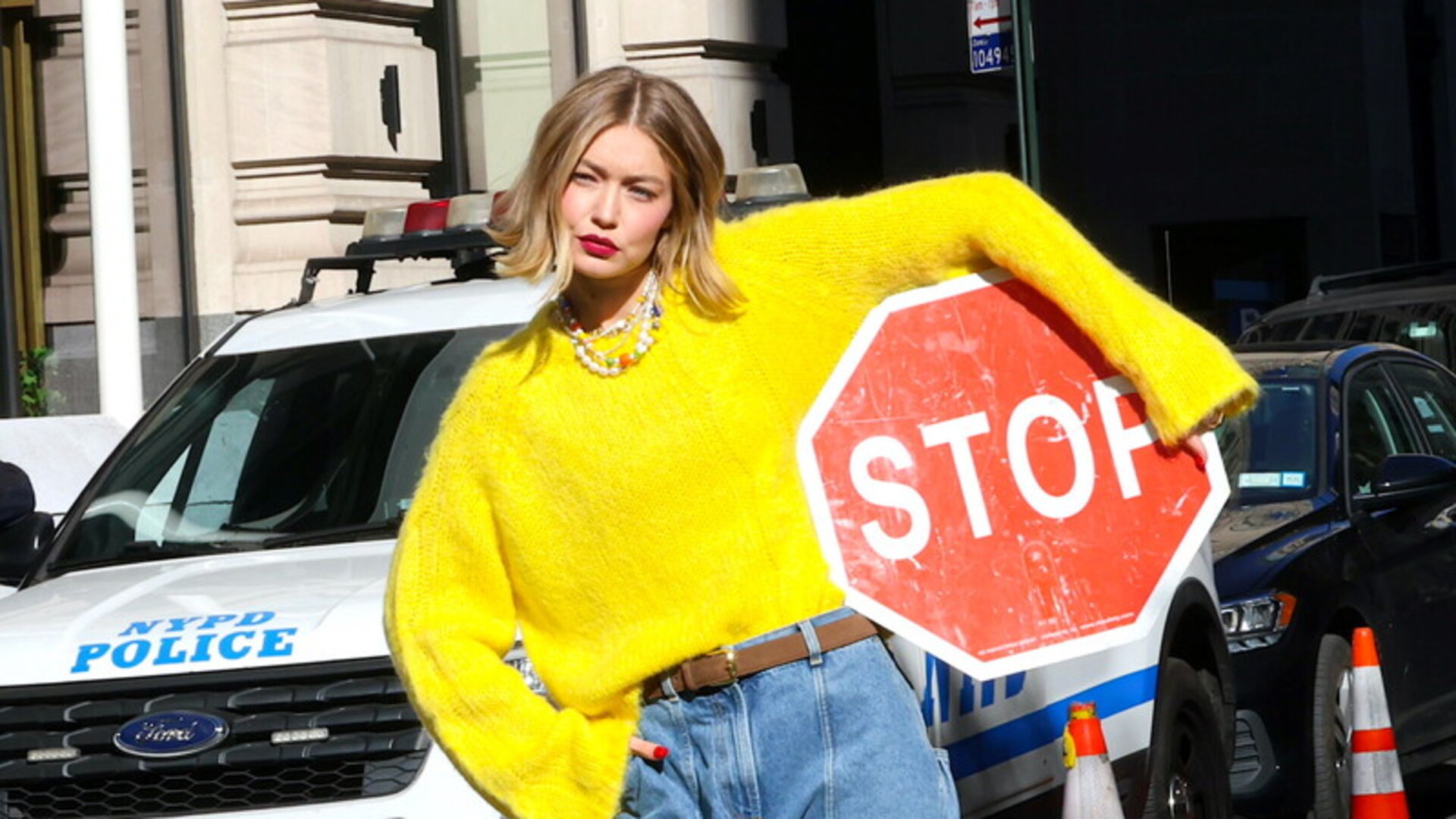 Scopri il Kicked Bob: il Taglio Corto Perfetto per Capelli Mossi e un Look Effortless Chic