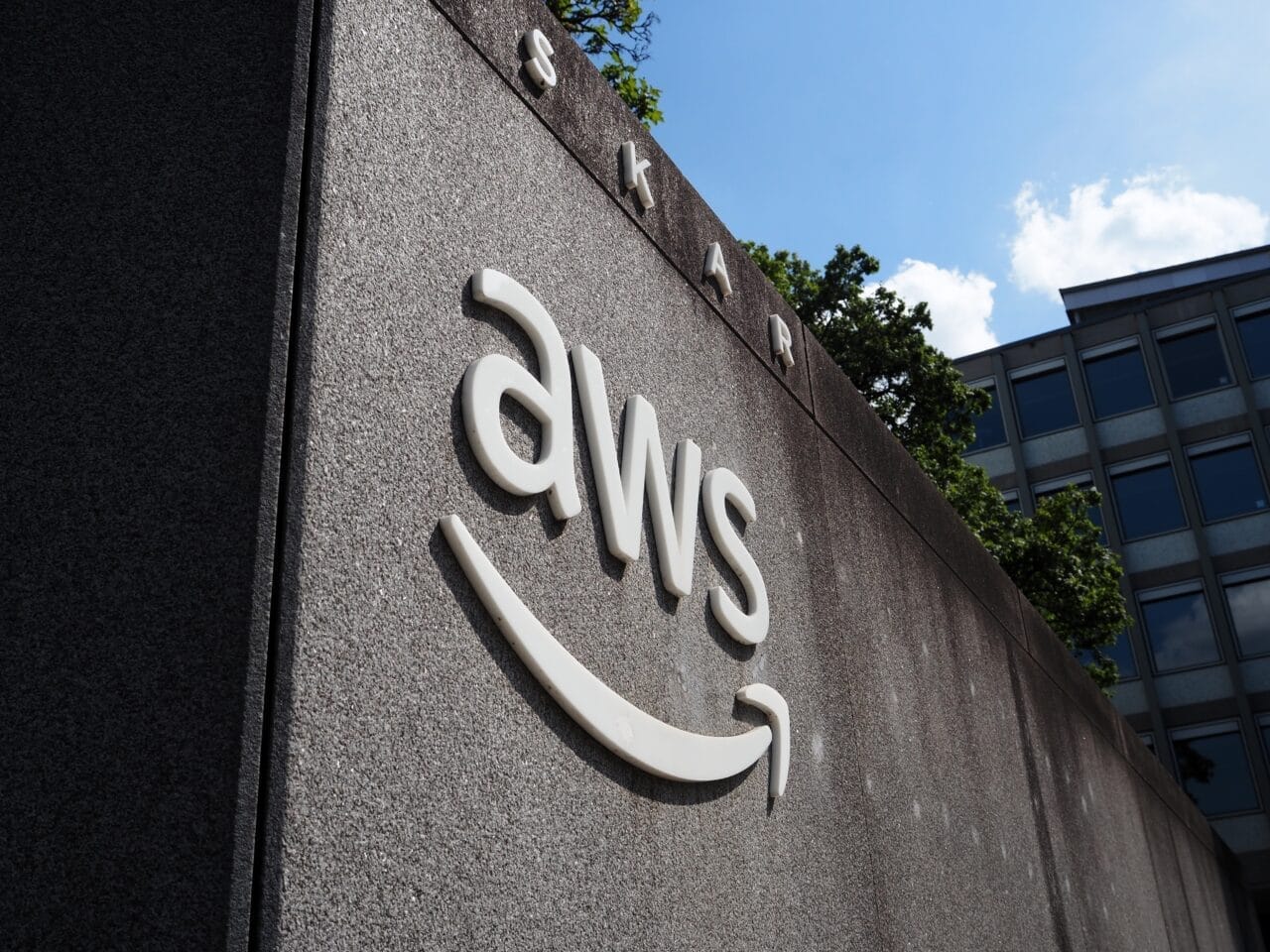 AWS: Nowe rozwiązania dla chmury - mniejsze opóźnienia i większa wydajność
