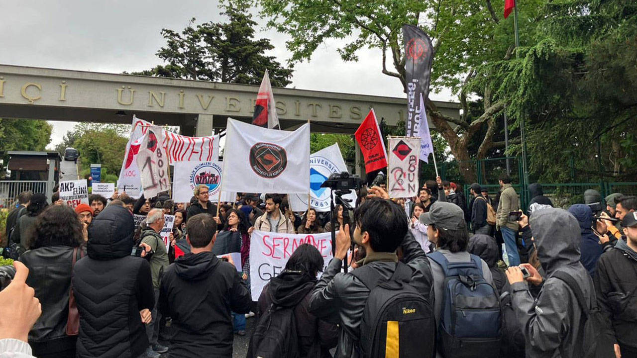 Boğaziçi'nde Finans Zirvesi Protestoları: Bakan Şimşek Etkinliğe Katılamadı