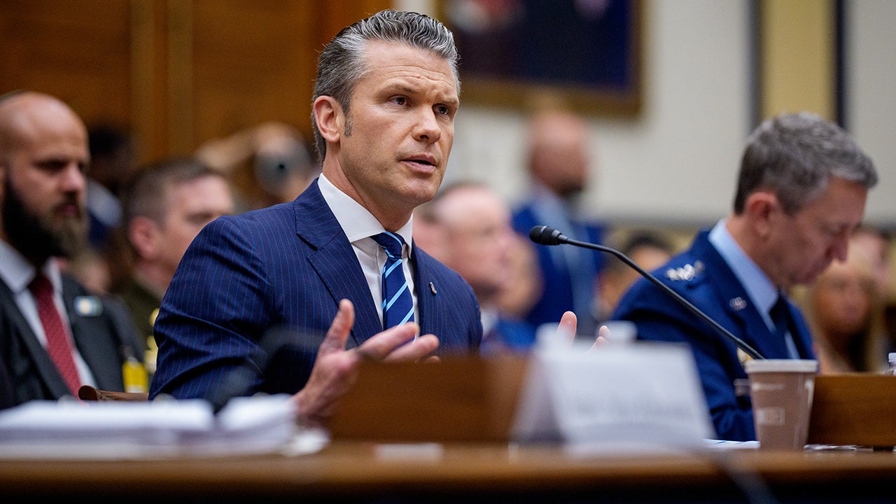 ¡Escándalo en el Pentágono! Demócrata Californaño Descalifica a Pete Hegseth y Le Exige Su Renuncia