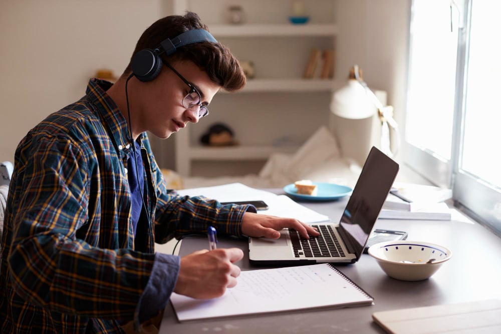 Desarrolla tus habilidades en Gestión de Recursos Tecnológicos con el Ciclo de Licenciatura 100% online de la UGD