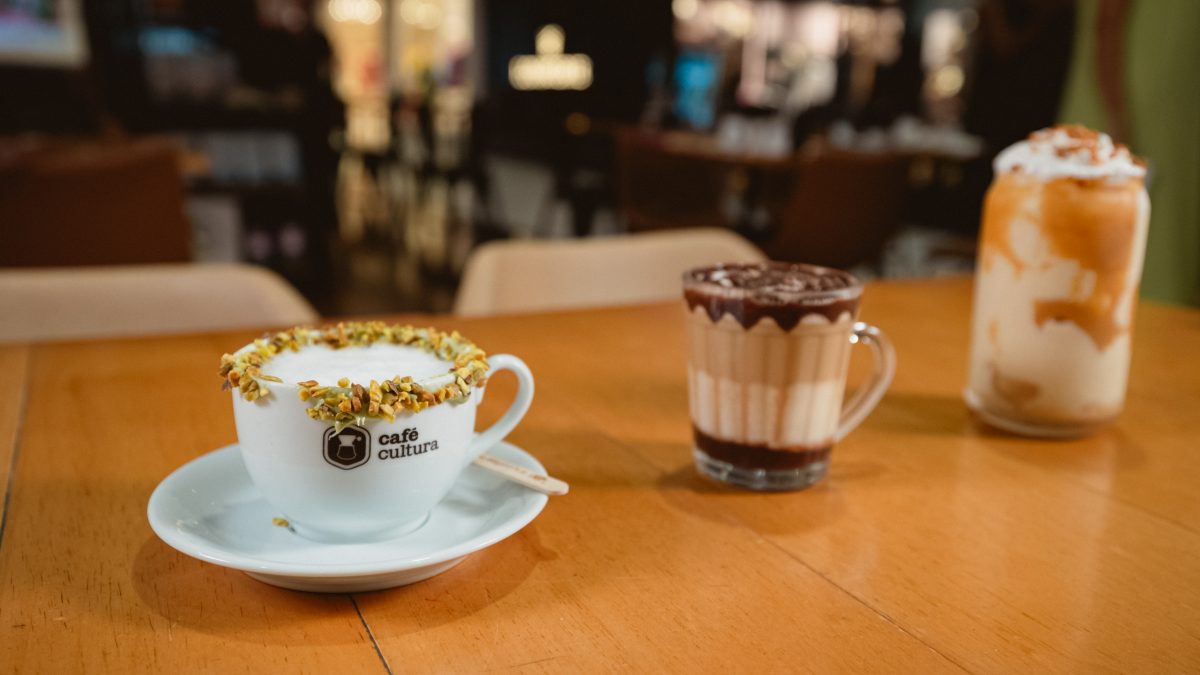 Desvende os Melhores Cafés e Oportunidades de Entretenimento no Beiramar Shopping
