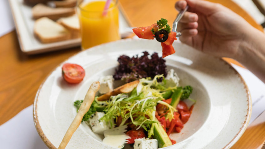Alimentação Sem Carne: Um Impulso para a Saúde do Seu Cérebro, Aponta Estudo Inovador
