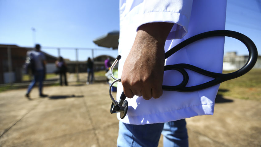 Crise na Saúde Primária: Um Terço dos Médicos Abandonou o Serviço em Apenas Dois Anos