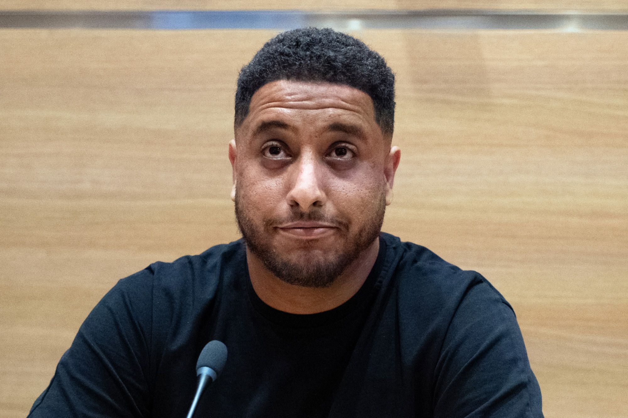 "Est-ce que j'ai financé l'armée du Tchad ?" : Nasdas s'agace face à un député à l'Assemblée Nationale, la séquence devient virale