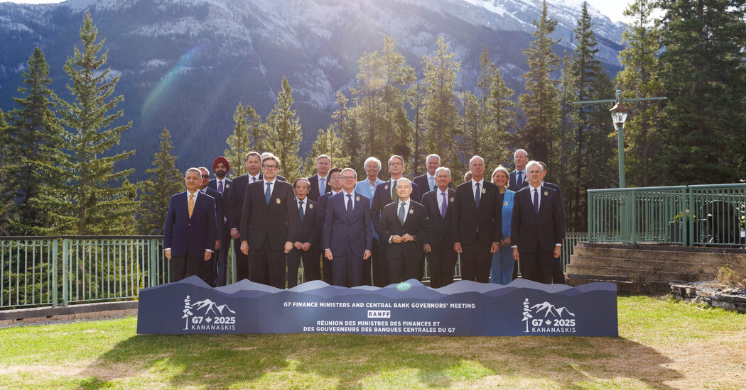 G7 Finance Chiefs Stand Firm with Ukraine, Pledge to Ease Economic Jitters