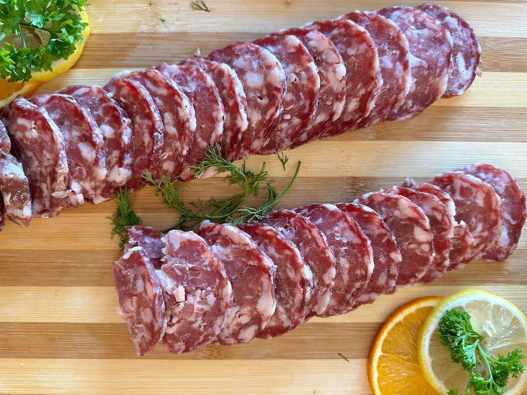 Richiamo Urgente: Salame Stagionato Contaminato da Frammenti di Spugna, Ministero della Salute Interviene