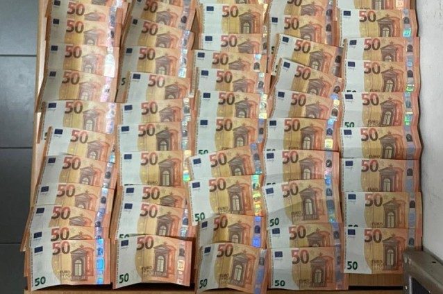 Svelato il trucco delle banconote false: Finanza scopre schema a San Pietro