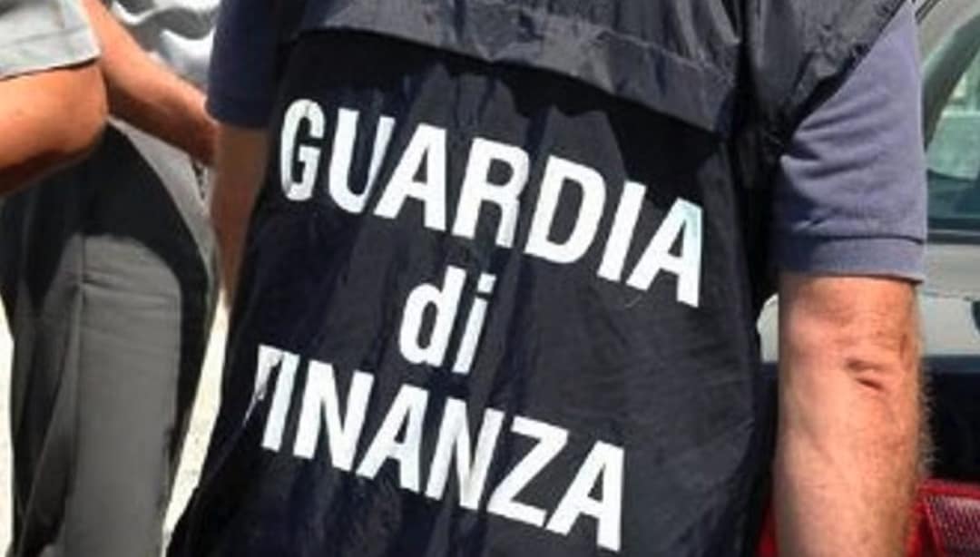 Blitz della Guardia di Finanza: 21 lavoratori in nero scoperti in agriturismo nel Nolano durante la Festa dei Lavoratori