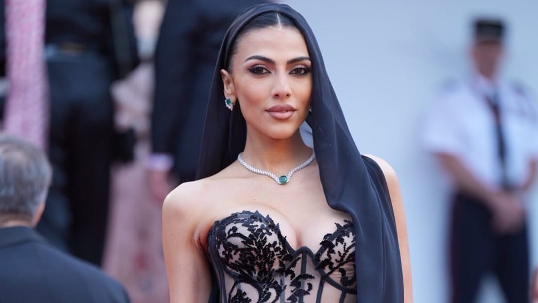 Giulia Salemi a Cannes: Un Abito che Parla di Origini, Forza e Moda con un Messaggio Potente