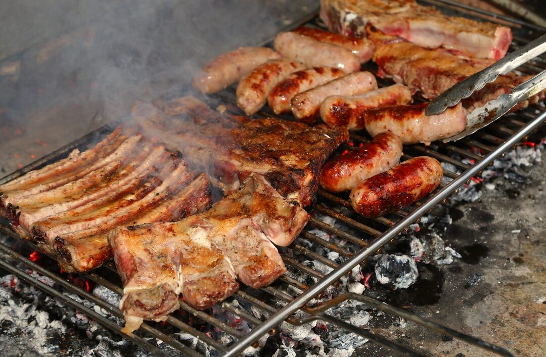 Dieta ricca di carne rossa: lo studio rivela il legame con il rischio di demenza