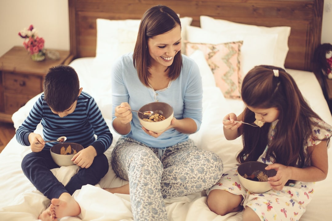 Mamme Mandorla: Quando l'Ossessione per la Forma Fisica Avvelena i Figli