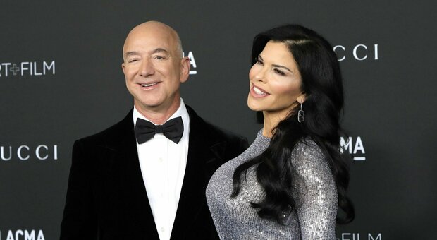 Jeff Bezos e Lauren Sánchez: Un Matrimonio da Favola a Venezia tra Lusso, VIP e 27 Abiti da Sposa!