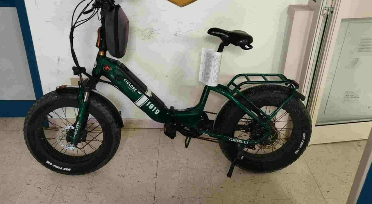 Arrestato pusher sulla bici elettrica: spacciava droga con consegne veloci